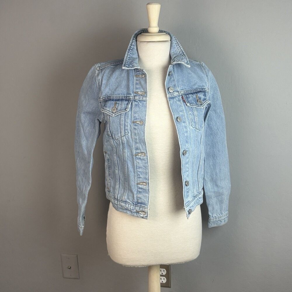 Levi Strauss Jean Jacket Womens Small Light Blue Trucker Denim Button Up Classic